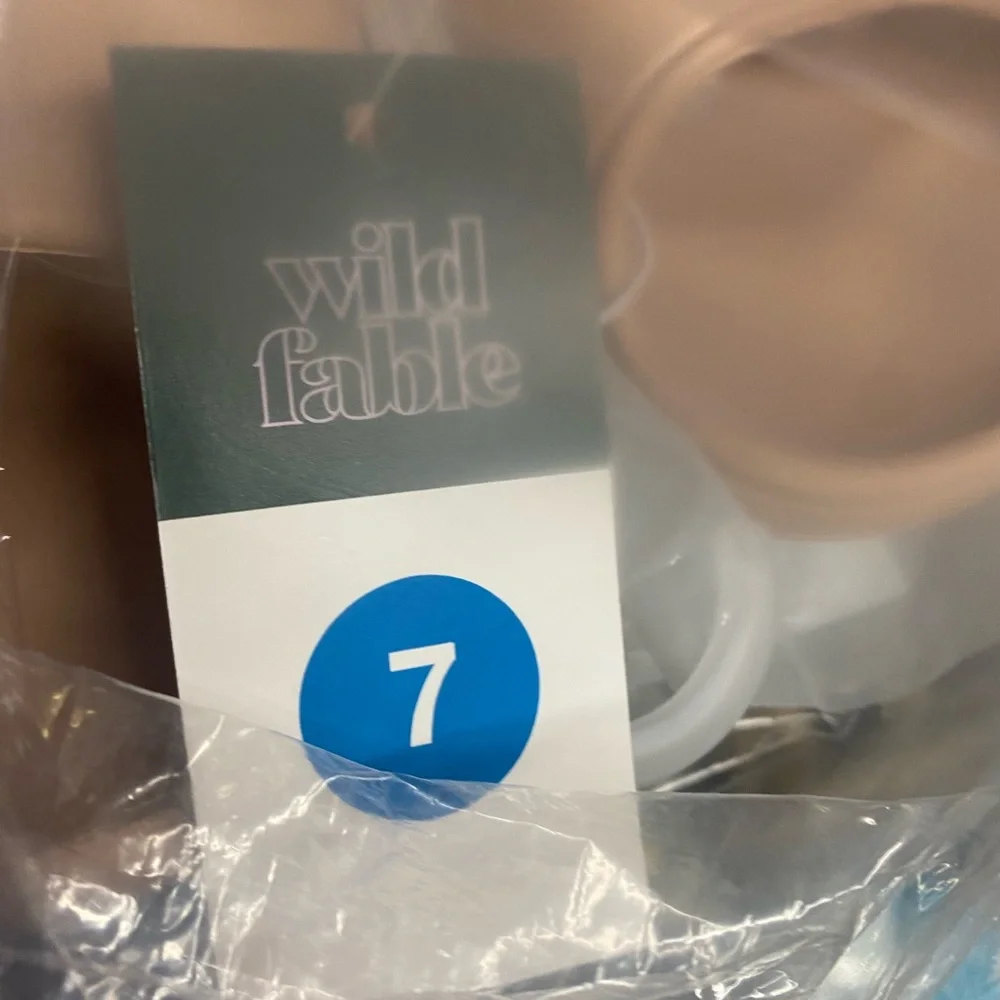 Wild Fable Tan Slippers Minimalist Design - Picture 3 of 5